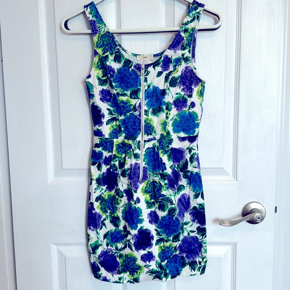 Mini dress with zipper in front